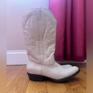 White Western Cowboy Boots